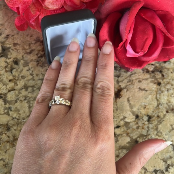 Princess cut. Diamond. Engagement Ring - Picture 13 of 16